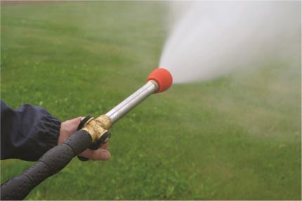 Lance haute pression pour le nettoyage des poulaillers agricoles